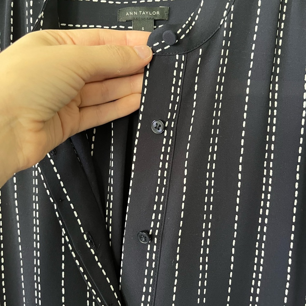 Ann Taylor Navy Button Down White Stitching Blouse Women's Size S - Picture 7 of 16